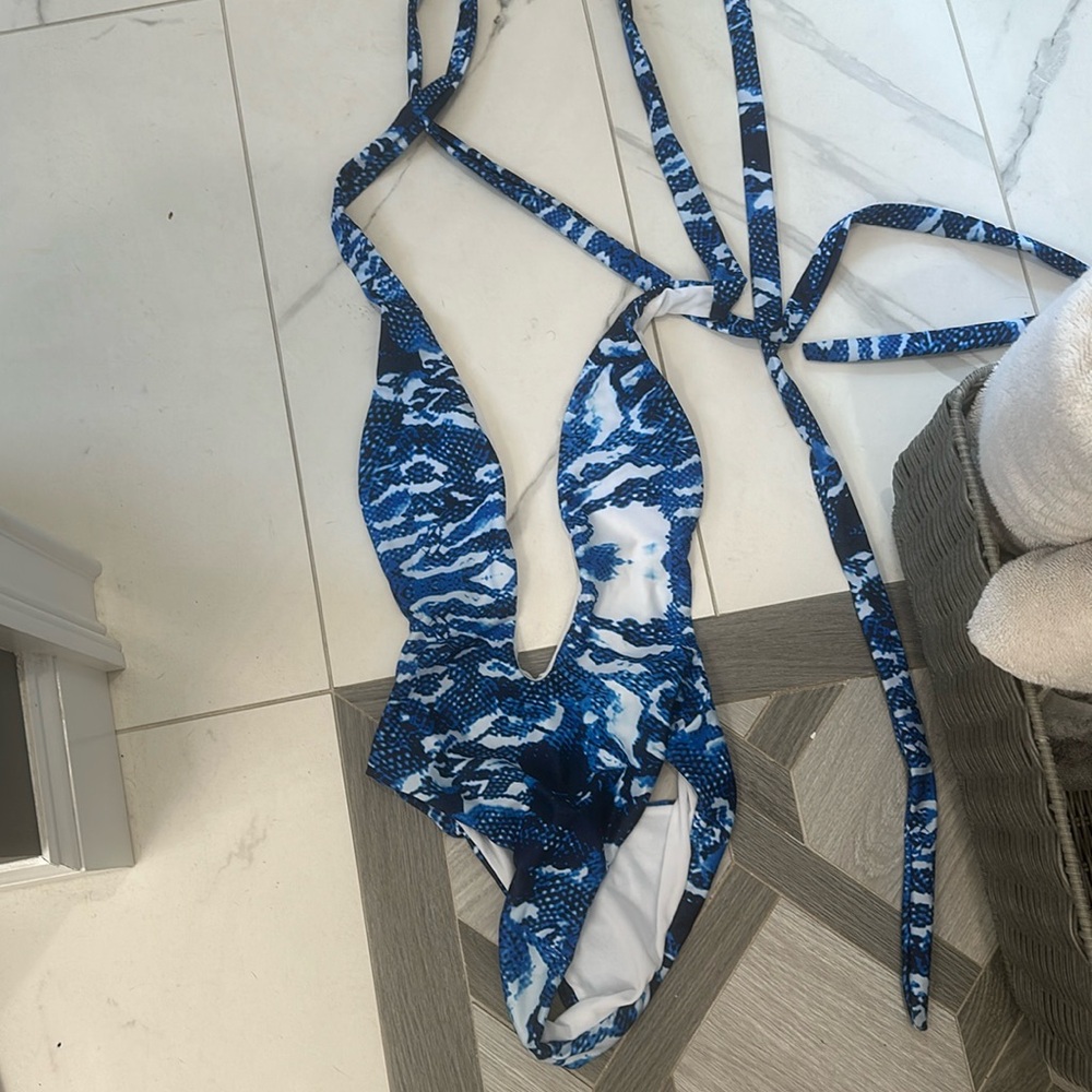 Bathing suit